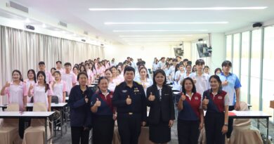 โครงการเพิ่มความรู้โดยผู้เชียวชาญให้กับนักเรียนสาขาวิชาการบัญชี และสาขาวิชาโลจิสติกส์ หัวข้อ “ธุรกิจนำเข้า–ส่งออก : เรียนรู้ภาษี เอกสาร และพิธีการศุลกากร”